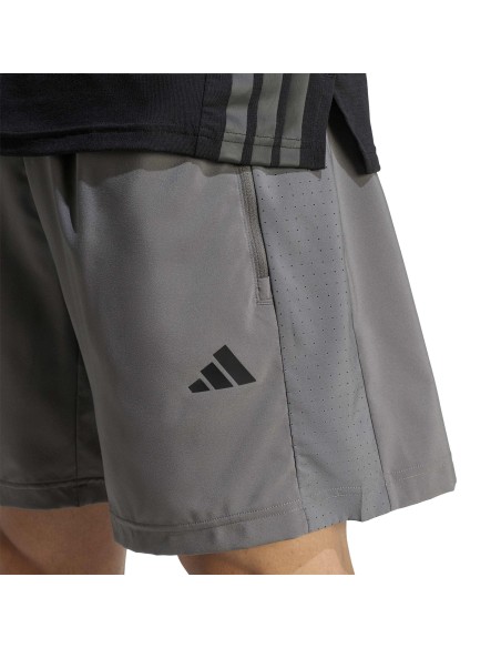 PANTALÓN TÉCNICO CORTO GRIS ADIDAS