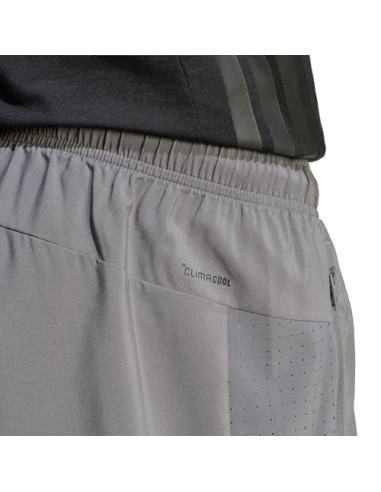 PANTALÓN TÉCNICO CORTO GRIS ADIDAS